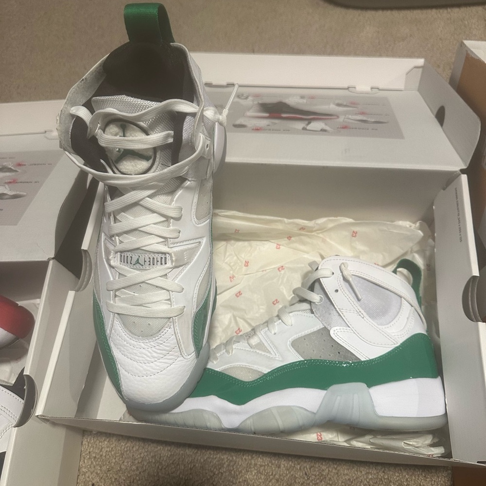 Jordan Kids Sneakers in White and Green